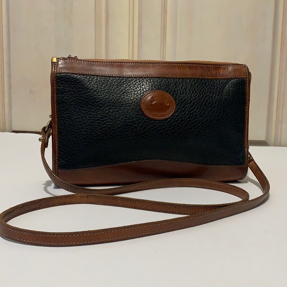 VTG 90’s Dooney & Bourke All Weather Leather w/ British Tan Trim Zipper Bag #R20